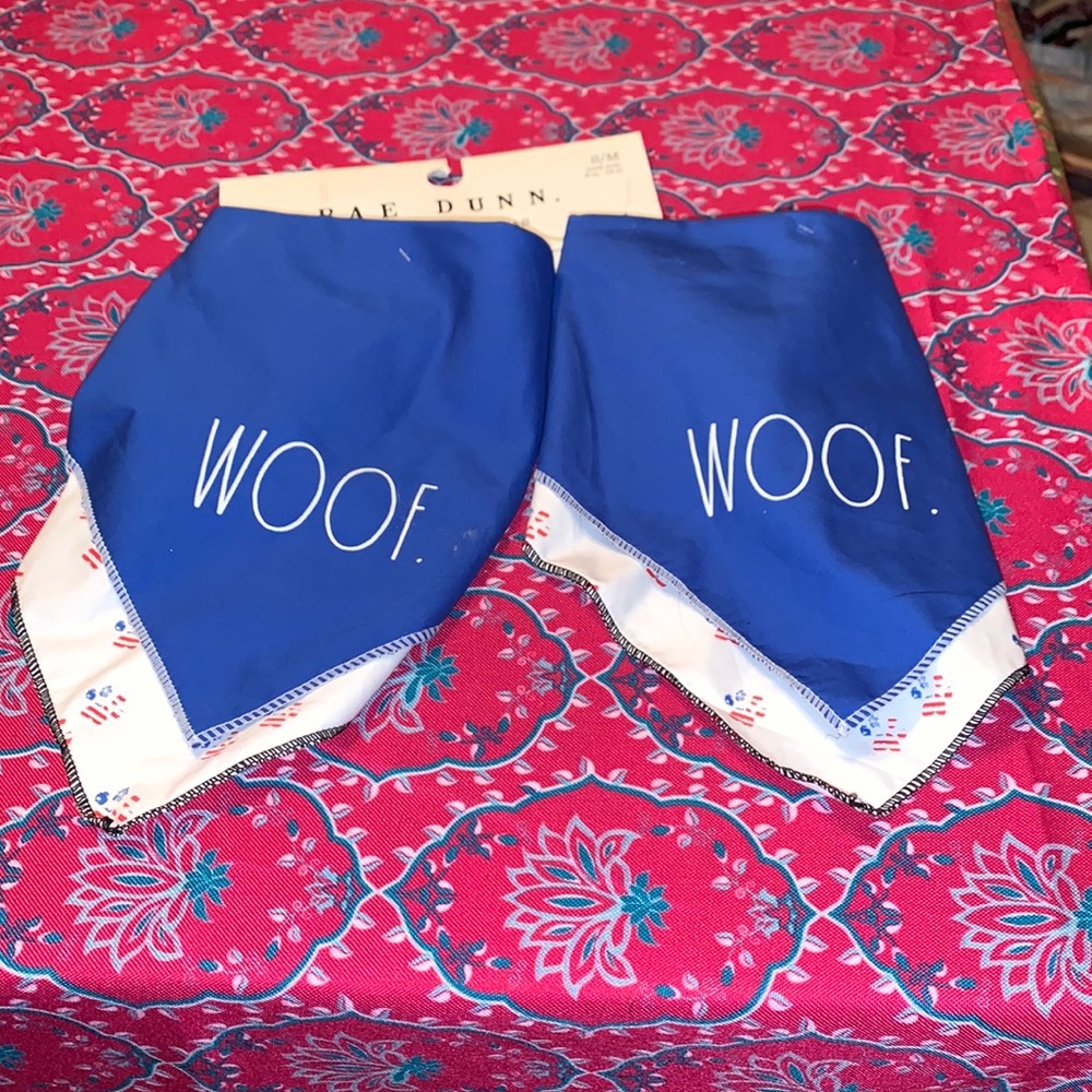 NWT Rae Dunn 2 Pk Pet Bandanas Sz S/M.